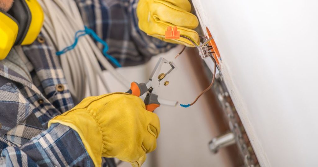 Consertos e manutenções elétricas em Santo André